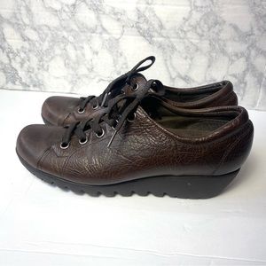 Munro American Brown Dakota Leather Sneaker Walking Wedge